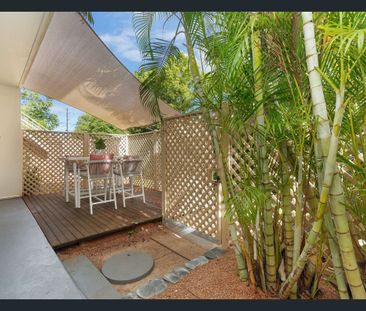 BOUTIQUE COASTAL ELEGANCE WITH SEAMLESS LIVING IN PREMIER FANNIE BA... - Photo 6