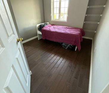 For Lease - 2494 Gill Crescent, Oakville, Ontario - Photo 4