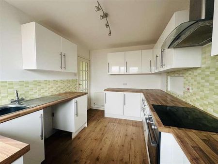 Coppice Avenue, Ferndown, BH22 - Photo 4