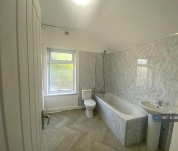 3 bedroom terraced house to rent - Photo 6