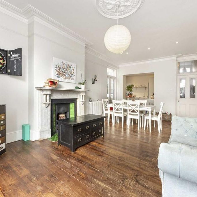 4 bedroom terraced house to rent - Photo 1