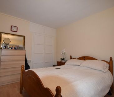 Surly Hall Walk, Windsor, Berkshire,SL4 - Photo 1