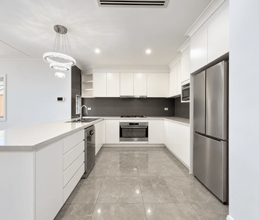 Modern duplex in convenient location - Photo 6