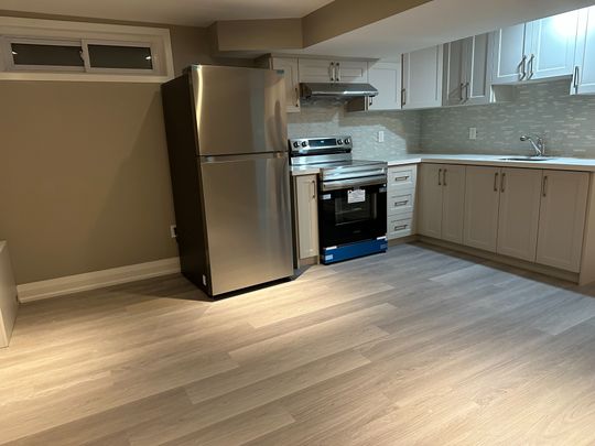 For Lease - 10 Suburban Drive, Mississauga, Ontario - Photo 1