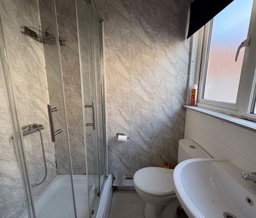Studio Flat, Salisbury Avenue, IG11 - Photo 2