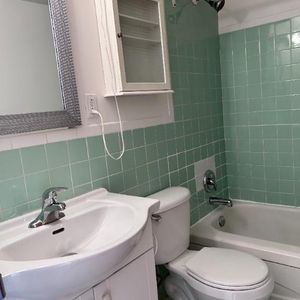 Grand 2 1/2 tout inclus metro Jean-Talon Villeray - Photo 2