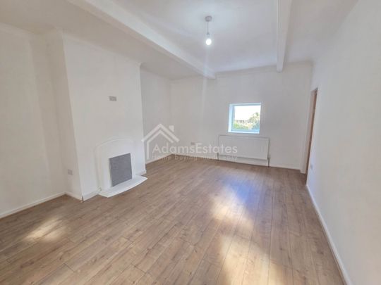 Track Mount, Batley - Photo 1