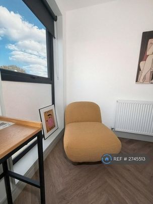 6 bedroom detached house to rent - Photo 1