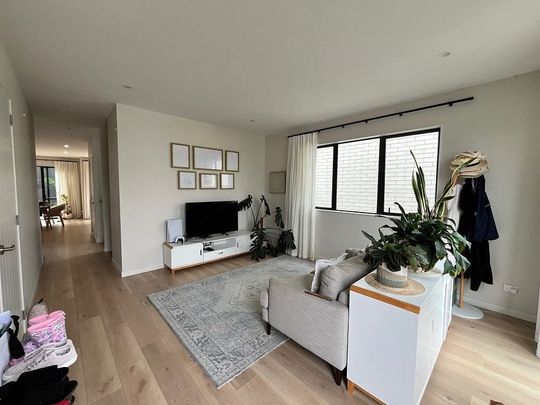 Near New 3BR Home in Silverdale - Photo 1