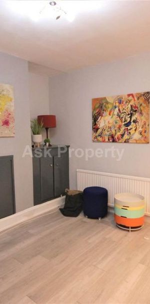 1 bedroom in a house share to rent - Photo 1