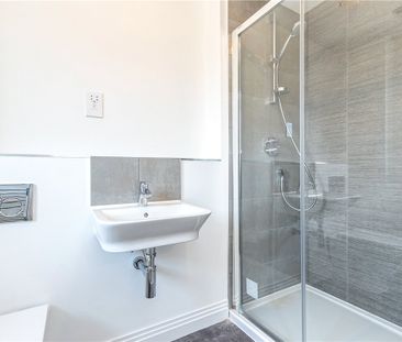 A recently built three bedroom house with driveway parking and good... - Photo 6