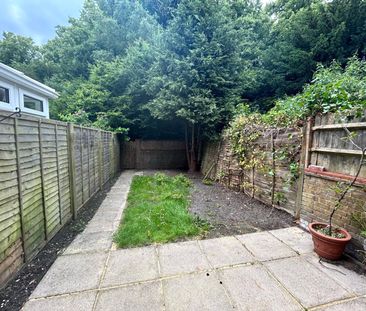 2 bedroom House in Cross Gates Close, Bracknell - Photo 5