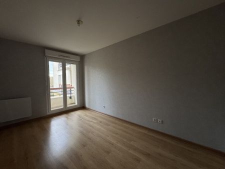 Location Appartement 3 pièces 69m² ST JEAN DE LA RUELLE 45140 - Photo 3