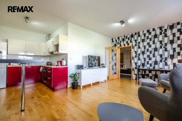 Pronájem bytu 2+kk 61 m², Mattioliho 3274, Praha - Fotografie 1