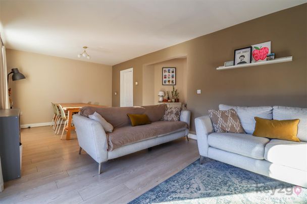 School Street, Mosborough, S20 - Photo 1