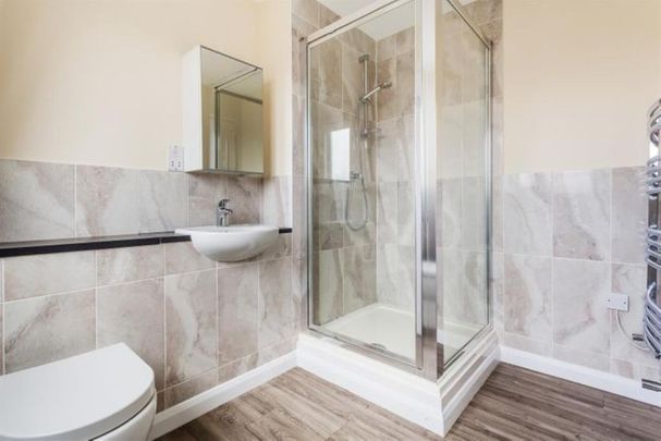 2 bedroom penthouse to rent - Photo 1