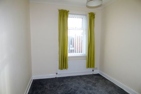 3 bed house to rent in Osborne Avenue, South Shields, NE33 - Photo 2