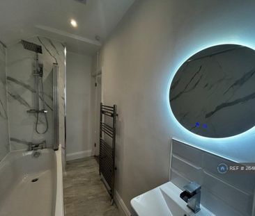 2 bedroom end of terrace house to rent - Photo 2