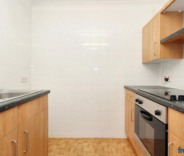 1 bedroom retirement property to rent - Photo 6