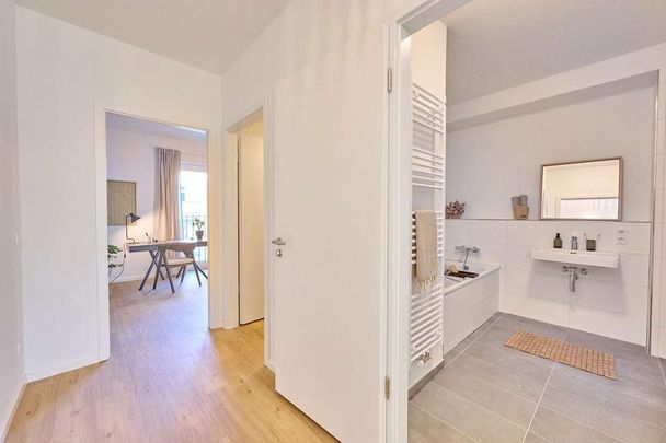 Cosmo Berlin - Erstbezug im Weitlingkiez mit EBK und Duschbad zum 01.02.2026 - Photo 1