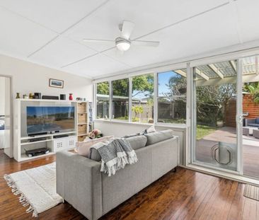 Family Living in Bayside Pocket - Photo 4