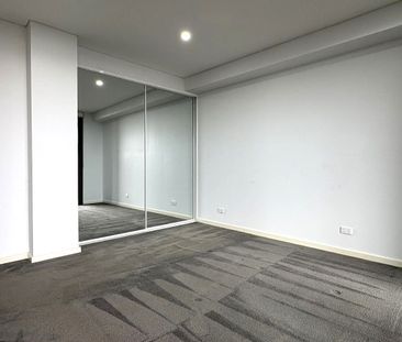 Modern 1-Bedroom Apartment in Earlwood - Photo 2