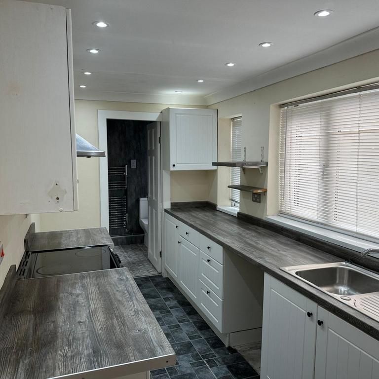 2 bedroom house to rent - Photo 1