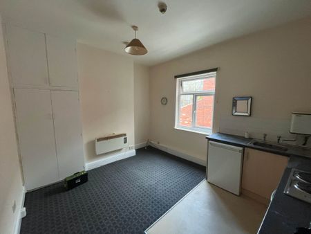 Somerset Road, Bolton - Photo 2