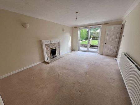4 bedroom detached house to rent - Photo 2
