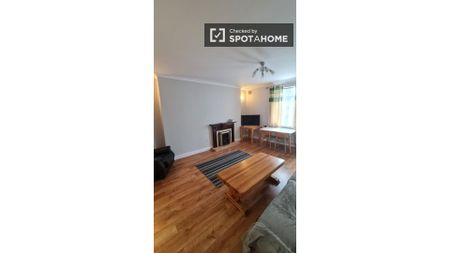 Room in shared apartment for rent in The Coombe, Dublin - Photo 4