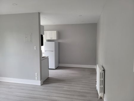 For Lease - 312 Douglas Avenue Unit# 304, Toronto, Ontario - Photo 2