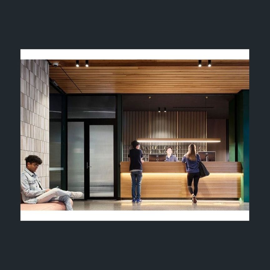 A room in a modern, shared apartment within a Student Accommodation located in the CBD. - Photo 1