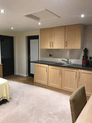 Studio Flat, Balmoral Close, Chandler's Ford, Eastleigh SO53 - Photo 1