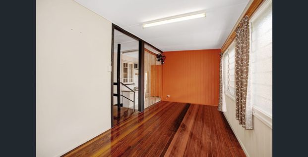 Charming 2-Bedroom Home in the Heart of Mundingburra - Photo 1