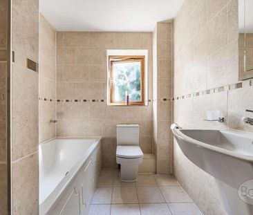 Trinity Hill, Medstead, Alton, Hampshire, GU34 - Photo 6