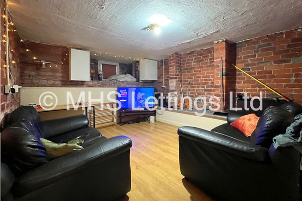 4 Bedroom Mid Terraced House for rent in Newport View - Photo 1