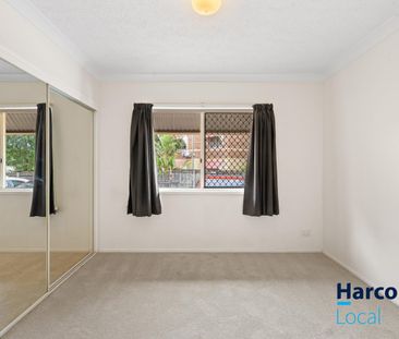 Ground Floor Unit with Private Rear Courtyard - Photo 3