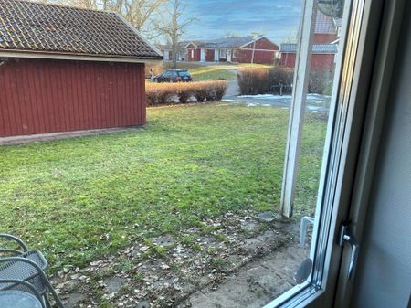 Charmig tvåa i Herräng med uteplats - Foto 3