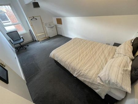 5 bedroom terraced house to rent - Photo 4