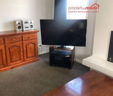 Furnished 2 Bdrm Townhouse - Photo 3