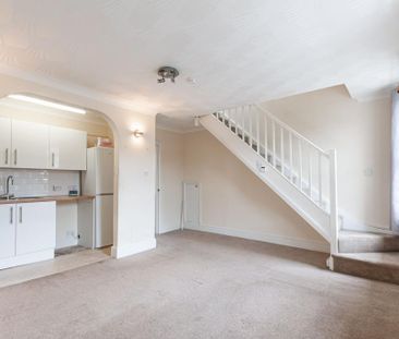 2 bedroom maisonette to rent - Photo 2
