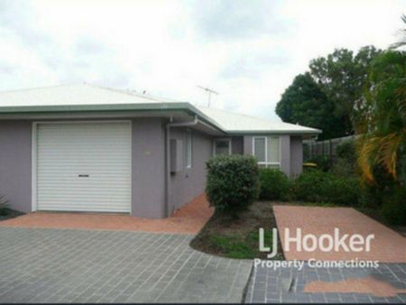 3 Bedroom Townhouse - Includes Pool and Tennis Court! - Photo 5