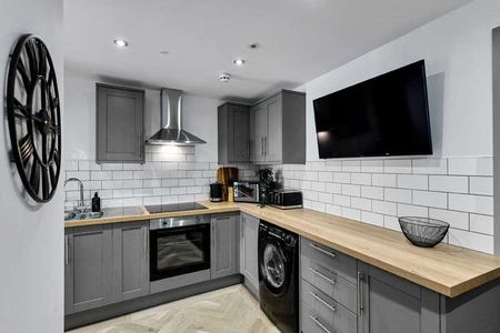 Derbyshire Street, Hucknall, NG15 - Photo 2