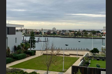 Modern Apartment in the Heart of New Port - Photo 4