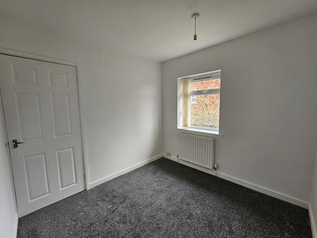 3 Bed Semi-Detached House, Meadowgate Road, M6 - Photo 5