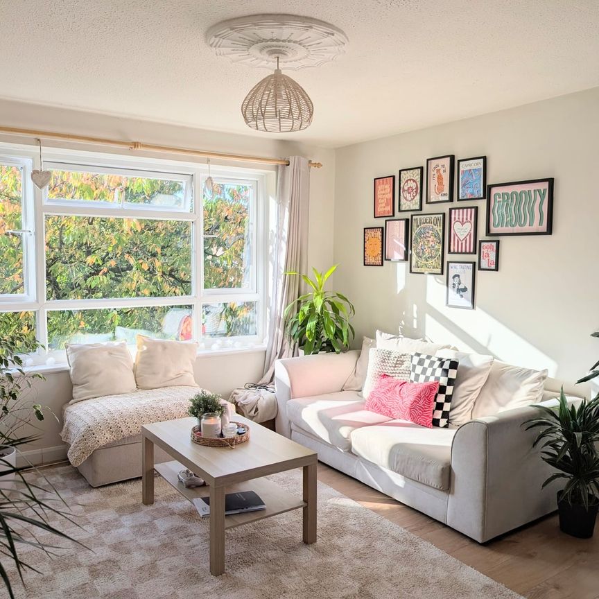 Well Presented One Bedroom Apartment to Rent in Little Billing - Photo 1