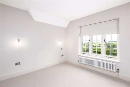 Spacious and well-presented family home just outside of Stow-on-the-Wold. - Photo 3
