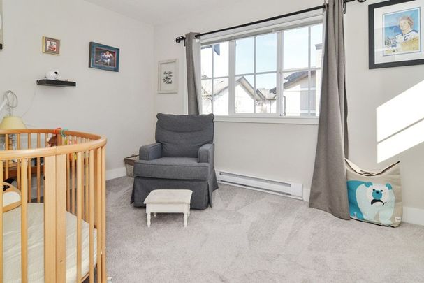 3 Bed Townhome with excellent amenities!!! - Photo 1