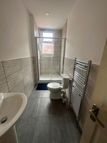 Stratford Terrace, Leeds - Photo 3