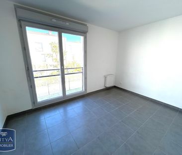 Location Appartement 4 pièces 79m² PORT DE BOUC 13110 - Photo 2